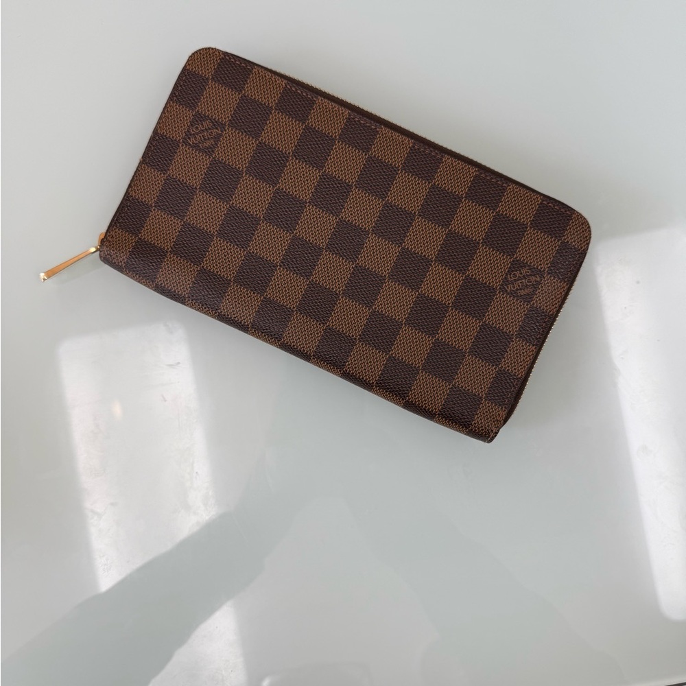 LV Zippy Organizer. Excelled Condition/Used five times.